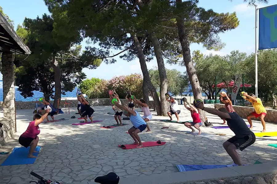 Animazione al Kovačine, ginnastica mattutina, campeggio Kovačine, Cherso